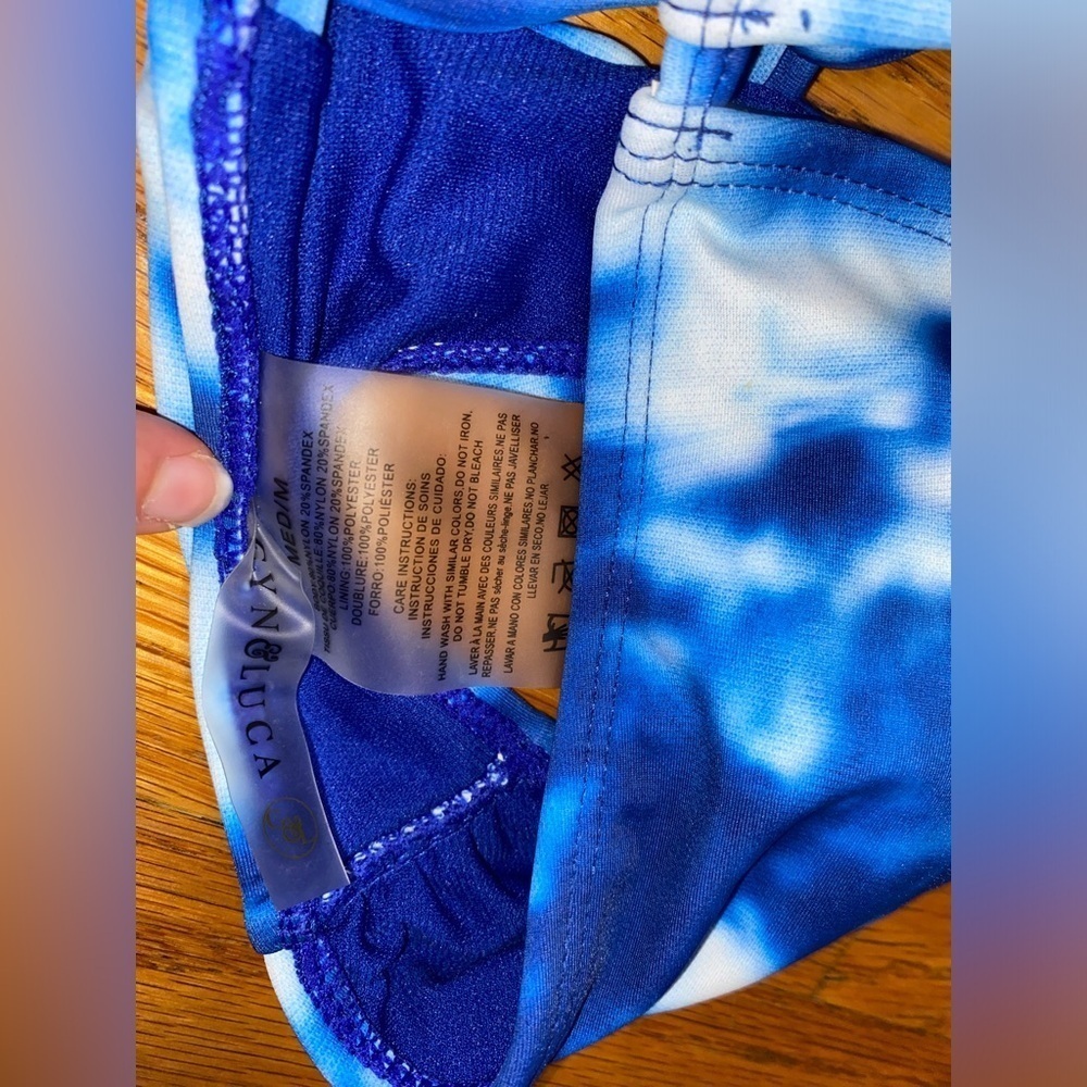 2 PC Tie-Dye Bikini Set Top Size M, Bottom Size L, Blue & White - Picture 6 of 8